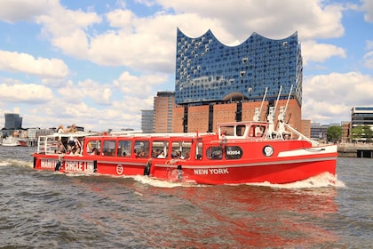 Hamburg: 1-Day Hop-on Hop-off Cruise with Live Commentary