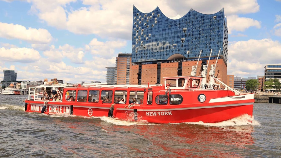 Hamburg: Hop-On Hop-Off Harbor Cruise with Commentary