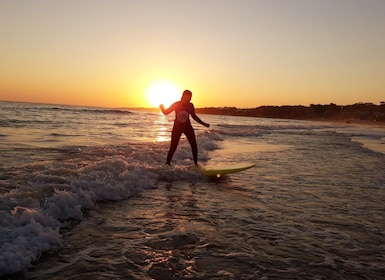 Albufeira : 2 heures de cours de surf sur la plage de Falesia