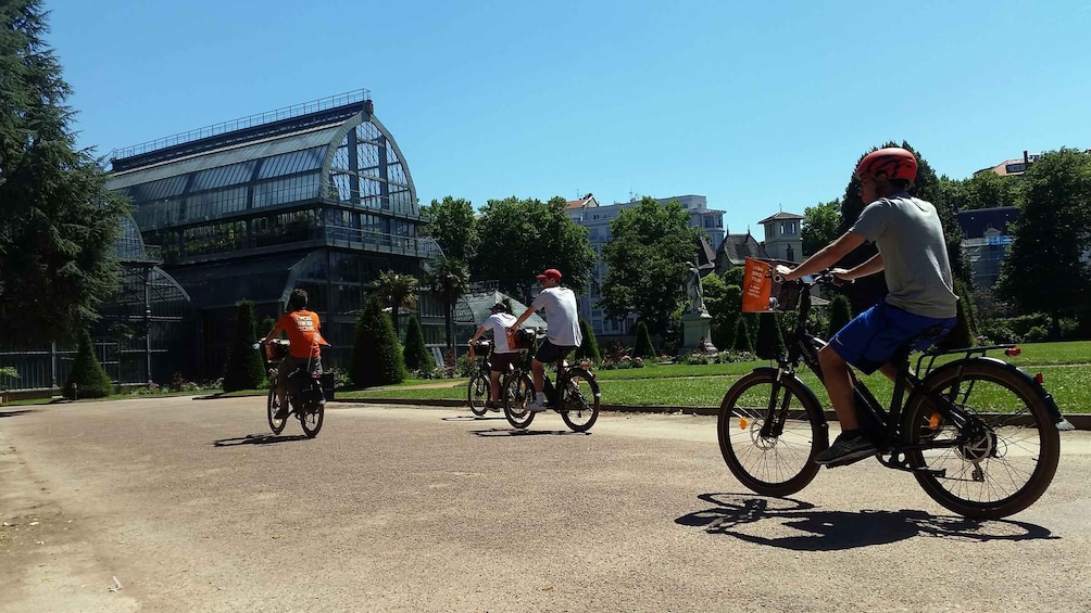 Picture 8 for Activity Lyon: 2-Hour Electric Bike Tour with a Local Guide