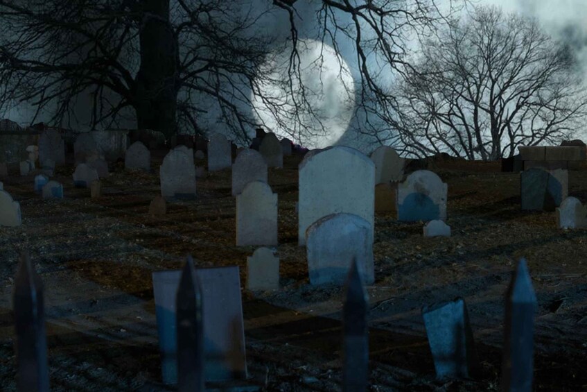 Salem: 1-Hour Haunted Ghost Tour