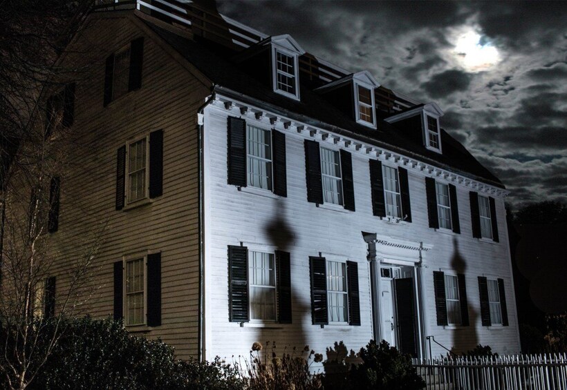 Picture 5 for Activity Salem: 1-Hour Haunted Ghost Tour