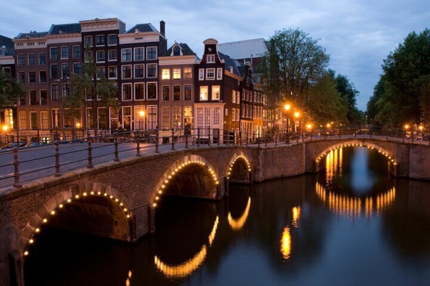 Full-Day Skip the Line Keukenhof and Canal Cruise from Amsterdam 