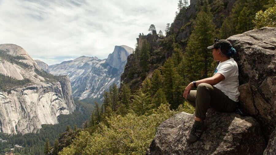 Full-Day Hiking Tour of Yosemite High Country and Mariposa Grove