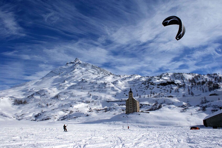 Picture 1 for Activity Snowkiting School on the Simplon Pass