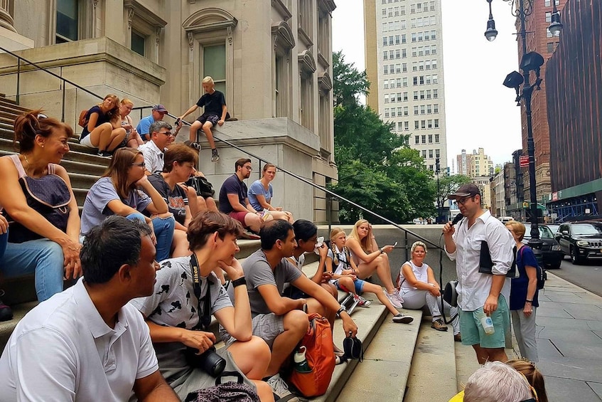 Picture 2 for Activity NYC: Brooklyn Bridge and Dumbo District Walking Tour