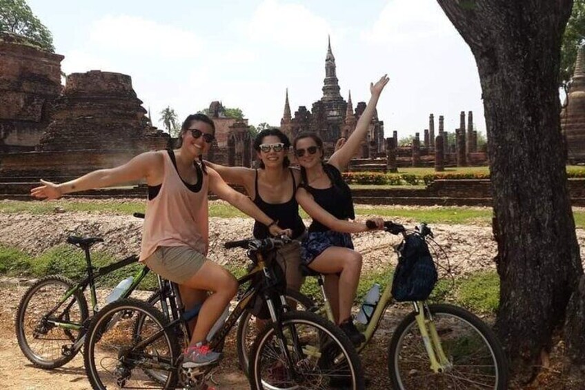 Full-Day Historical Park and Countryside Tour in Sukhothai