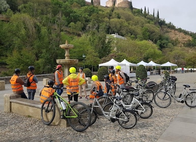 Tour de vélo électrique avec 2 options pour explorer Grenade