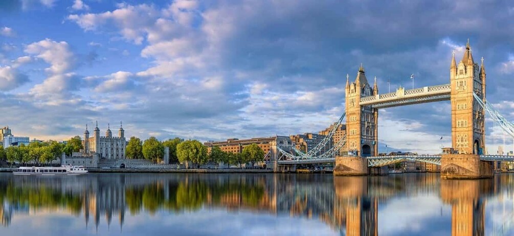 London: Westminster to Tower Bridge River Thames Cruise