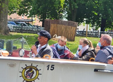 Bruges: Boat Cruise and Guided Walking Tour