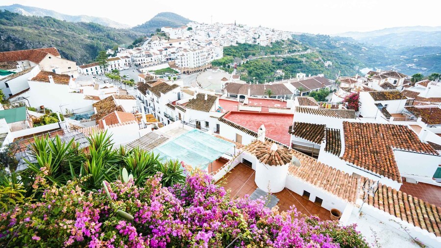 Day Tour to Frigiliana & Nerja from Granada