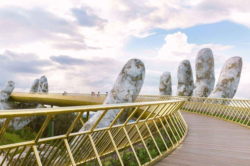 Hoi An/Danang: Bana Hills and Golden Bridge Small Group Tour