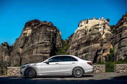 Desde Atenas o El Pireo: viaje privado de un día a Meteora