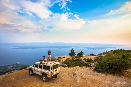 Brač: recorrido de exploración de la isla en Jeep con tracción en las cuatr...