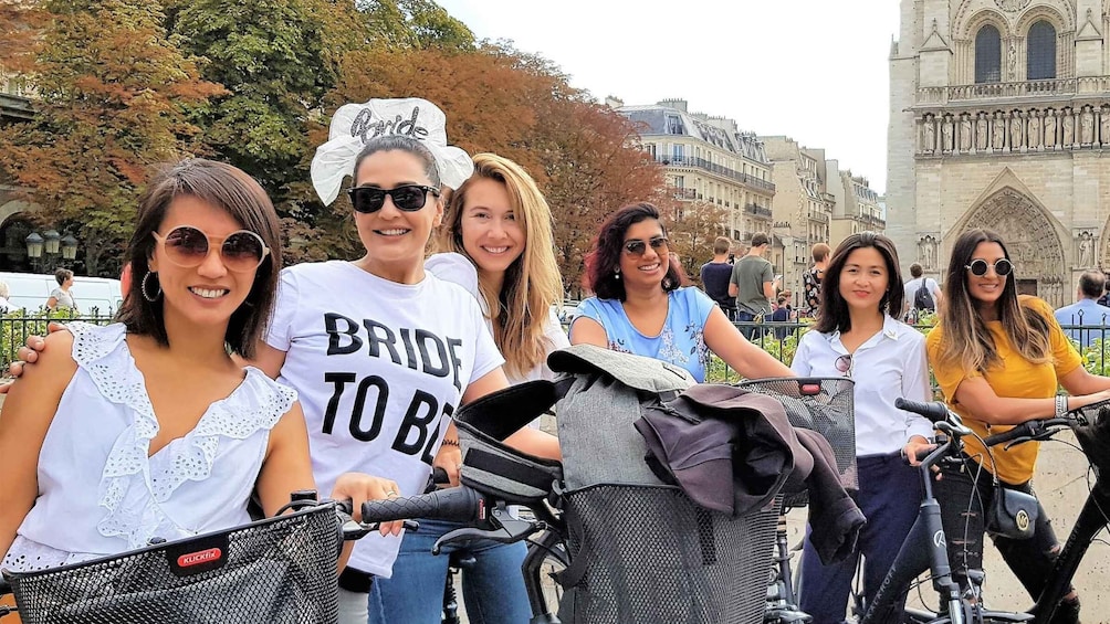 Picture 4 for Activity Paris: City Treasures Bike Tour