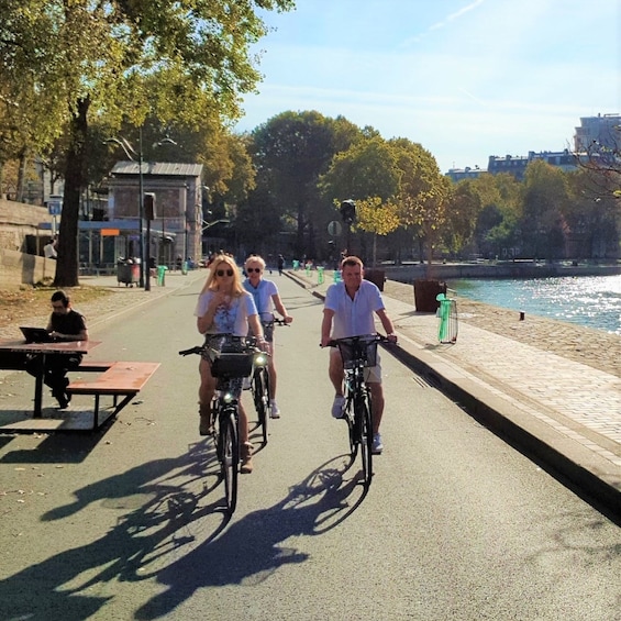 Picture 5 for Activity Paris: City Bike Tour for Newbies