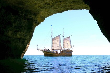 Portimão : Croisière dans la grotte du bateau pirate