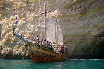 Portimão : Croisière dans la grotte du bateau pirate