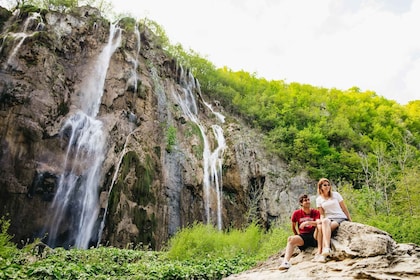 Da Spalato o Trogir: Tour dei laghi di Plitvice con biglietti d'ingresso