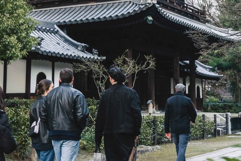 Picture 6 for Activity Kyoto: Gion Night Walking Tour