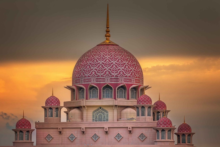 Picture 5 for Activity Kuala Lumpur: Putrajaya Tour with Traditional Boat Cruise