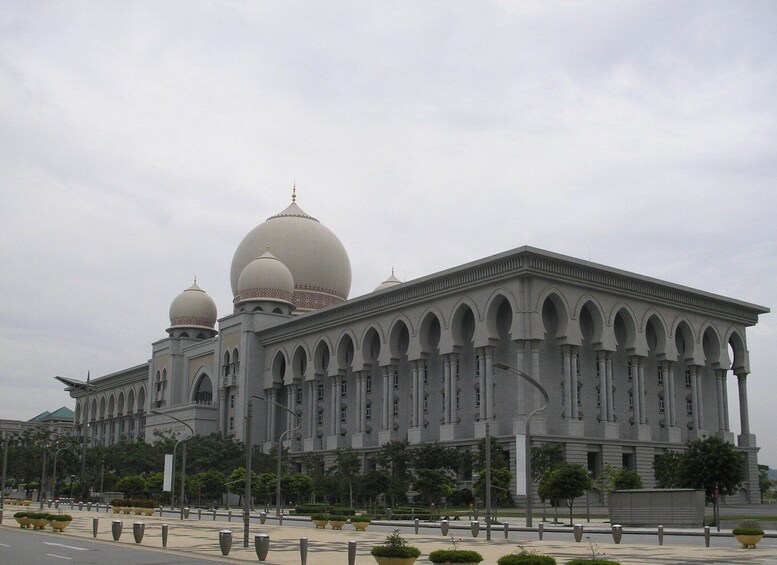 Picture 9 for Activity Kuala Lumpur: Putrajaya Tour with Traditional Boat Cruise