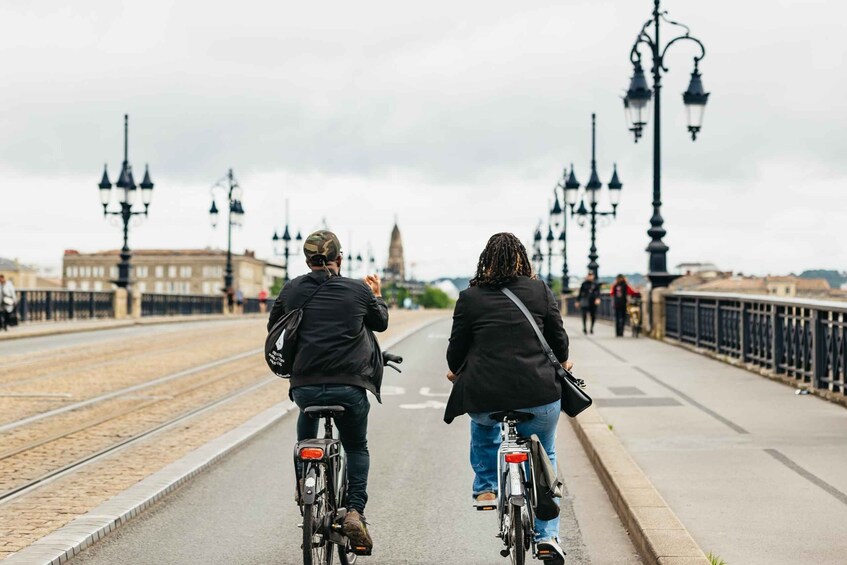 Picture 13 for Activity Bordeaux: Historic Center & Chartrons District Bike Tour