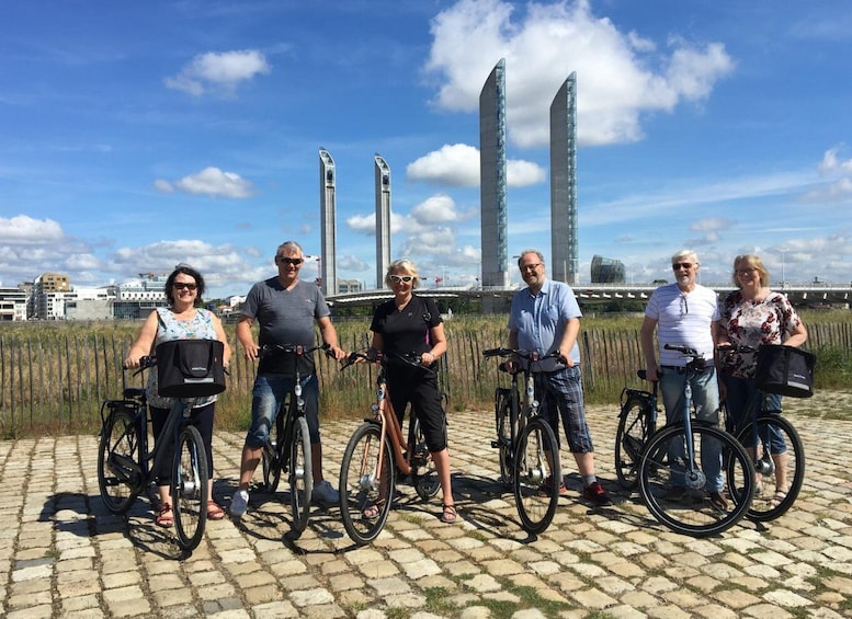 Picture 3 for Activity Bordeaux: Historic Center & Chartrons District Bicycle Tour