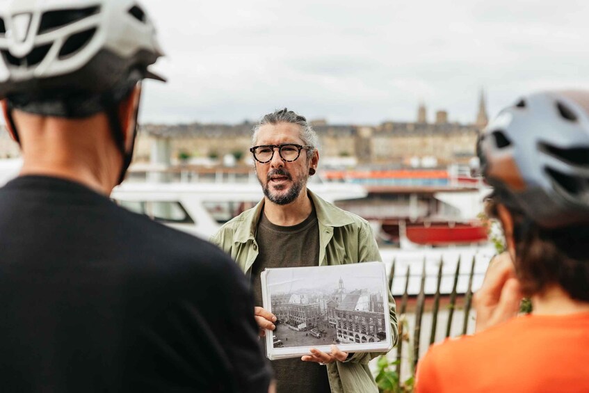 Picture 4 for Activity Bordeaux: Historic Center & Chartrons District Bike Tour