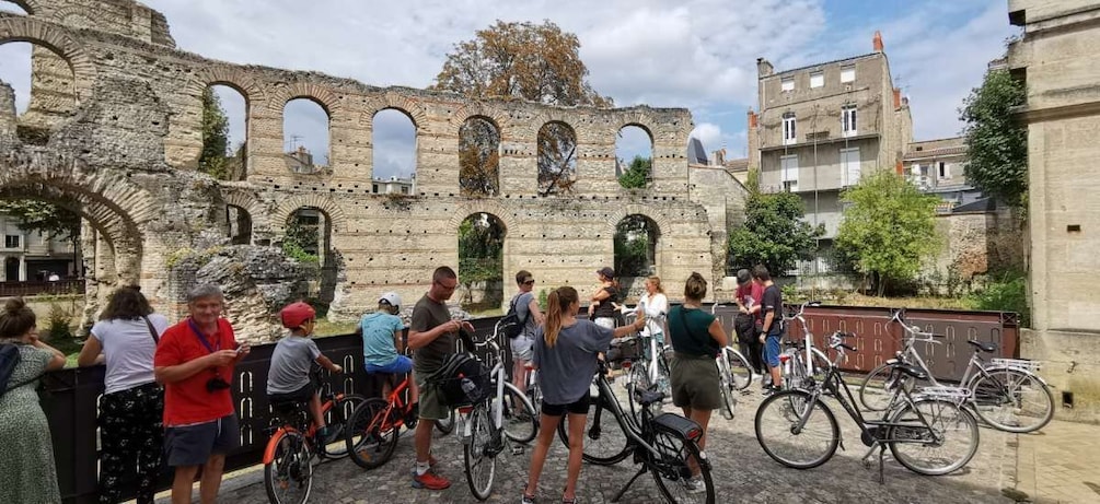 Picture 5 for Activity Bordeaux: Historic Center & Chartrons District Bicycle Tour