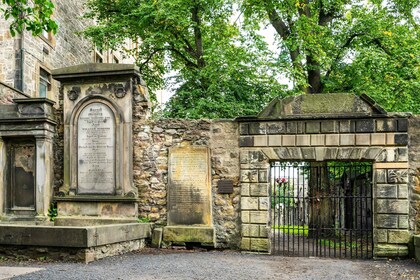 Edimburgo: Tour dei sotterranei infestati e del cimitero