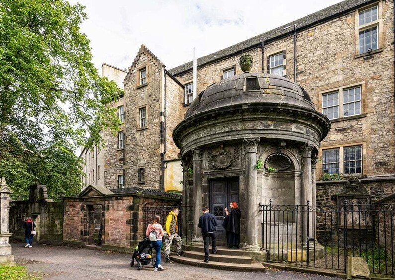 Picture 2 for Activity Edinburgh: Haunted Underground Vaults and Graveyard Tour