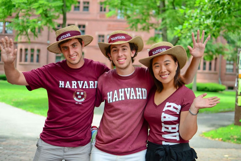 Cambridge: Harvard University and MIT Combo Walking Tour