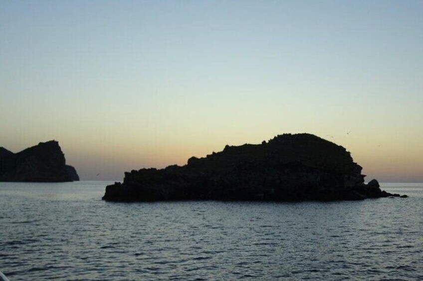 2-Hour Guided Private Boat Tour at First Light