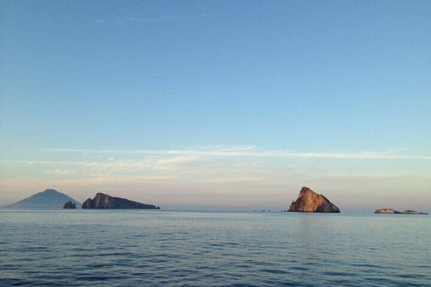 2-Hour Guided Private Boat Tour at First Light