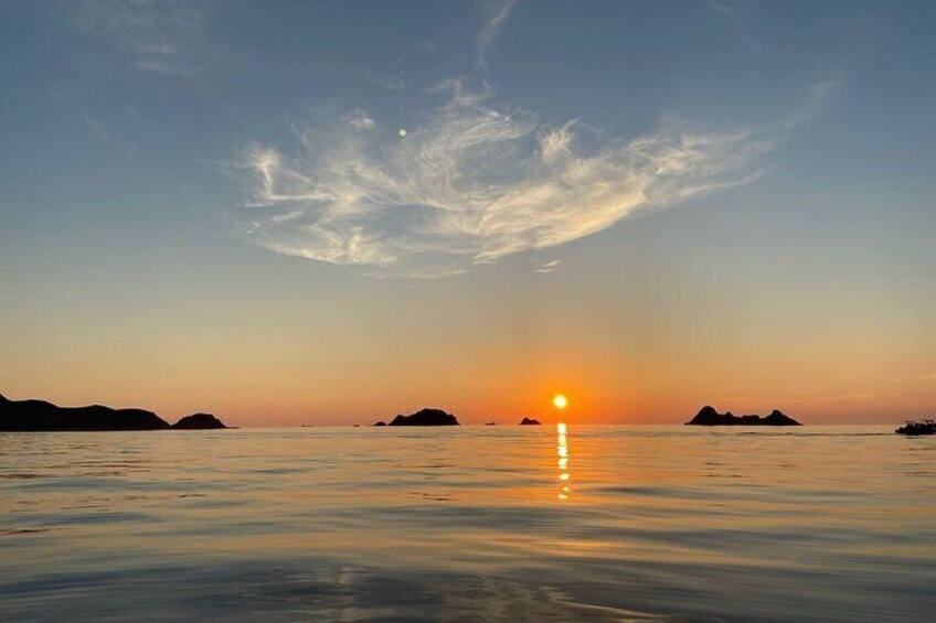 Sunset boat cruise with Aperitif at the Sanguinary Islands