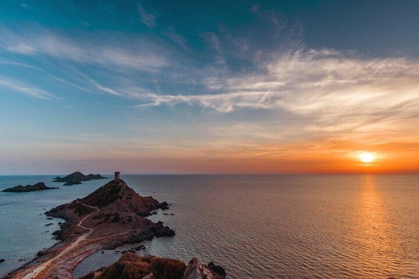 Sunset boat cruise with Aperitif at the Sanguinary Islands