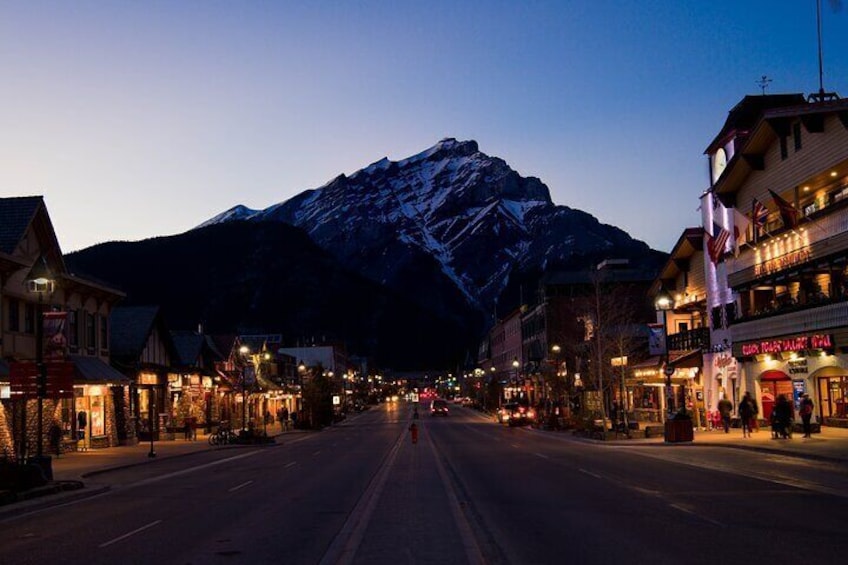 Banff Deep 1 Day Tour in Banff National Park