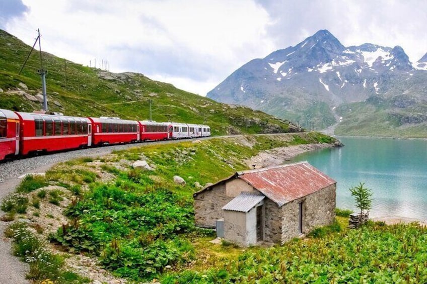 Bernina Red Train Experience by train from Lecco - Varenna