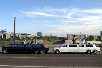 Berlin: Fahrt in einer Trabant-Limousine