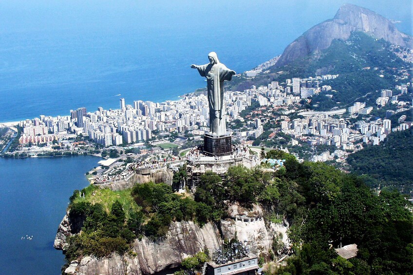 Combo Corcovado & Maracana Behind the Scenes Tour