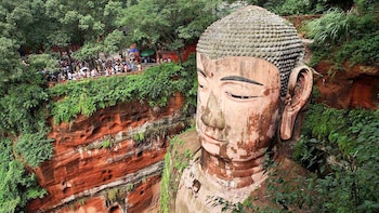 Private Exploration of Majestic Leshan Giant Buddha with Lunch