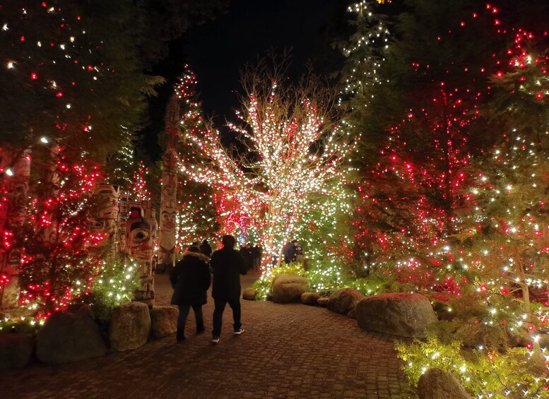 Picture 6 for Activity Vancouver: Christmas Tour with Light Festival Entrance