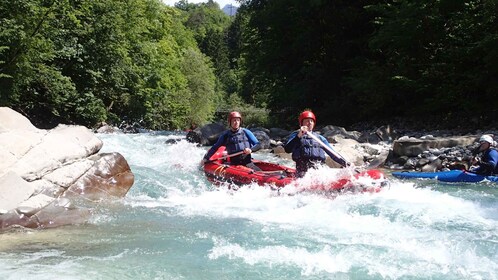 Bovec: piragüismo en aguas bravas en el río Soča