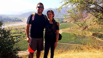 Full-Day Naltahua Hills Hike & Winery Tour
