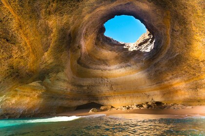 Portimão: Excursión de Aventura en Lancha Rápida por las Grutas Marinas de ...