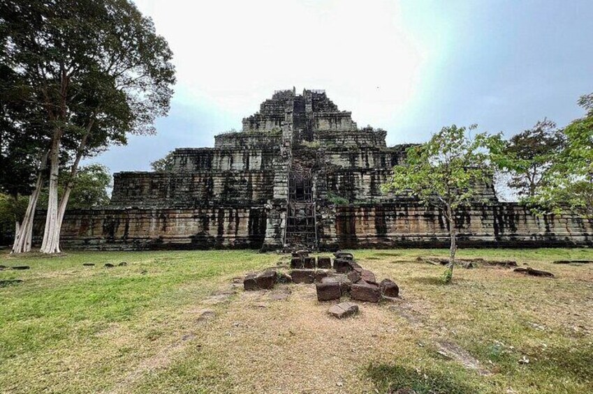 Private 18-Day Explore Cambodia Angkor Temple Seaside Small Group