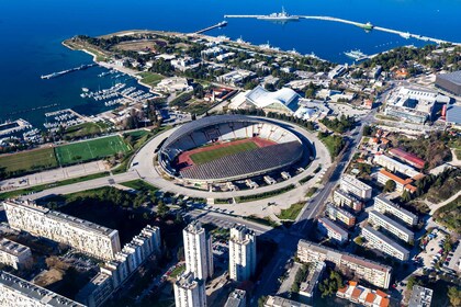 Split: recorrido guiado en bicicleta por el casco antiguo con estadio Polju...