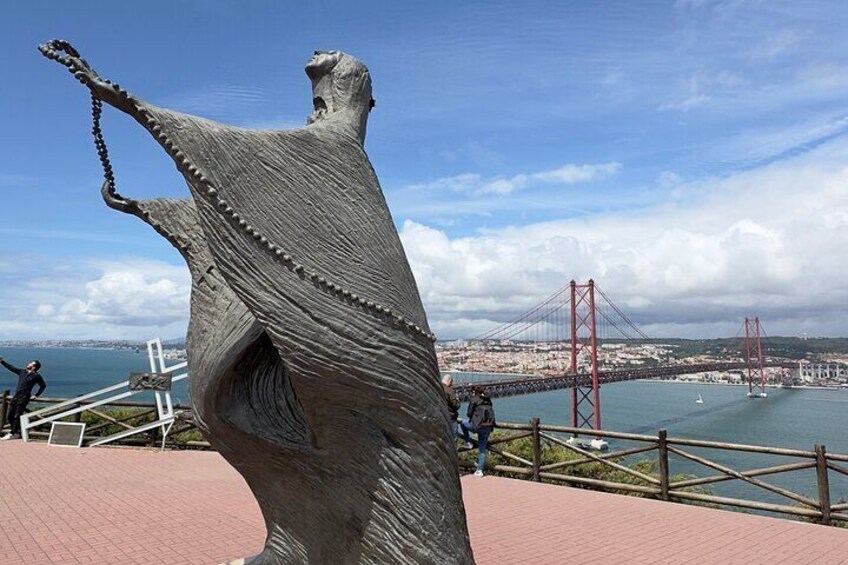 Lisbon private tour best city highlights in comfort 