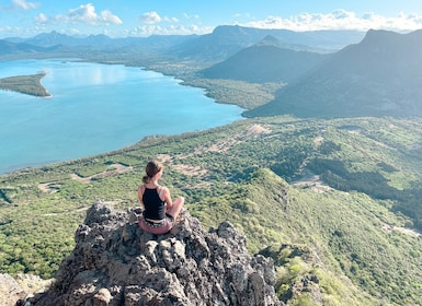 Mauritius: Geführte Sonnenaufgangswanderung und -besteigung am Le Morne Mou...